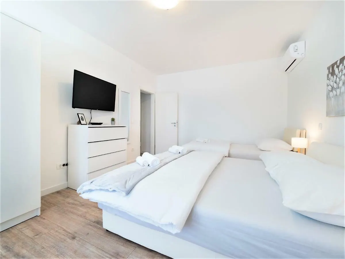 The Majestic View Apartment Trogir 0*,